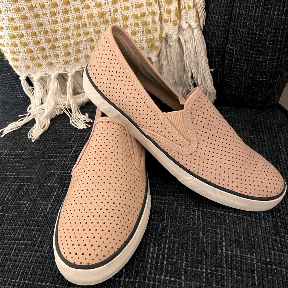 Sperry’s slip on leather boat shoes